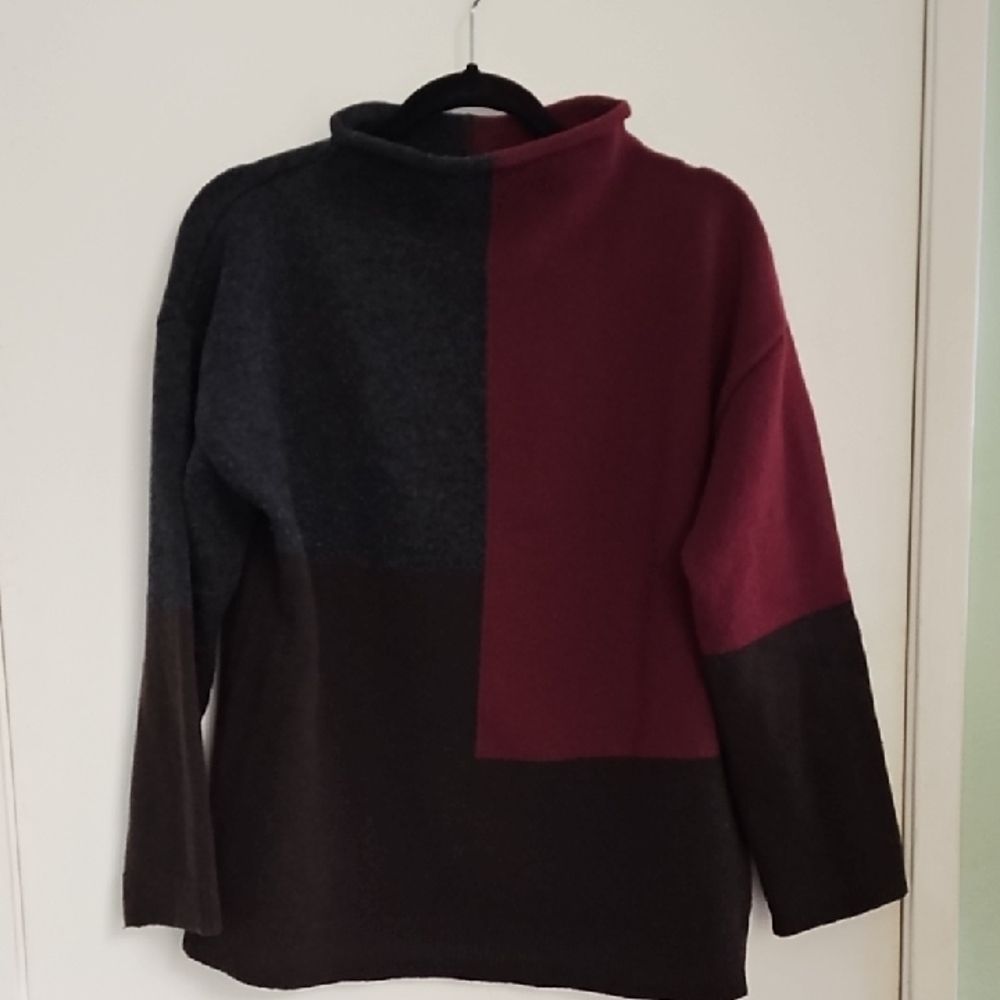 Colorblock Sweater in Burgundy and Charcoal Size Large By Yargıcı